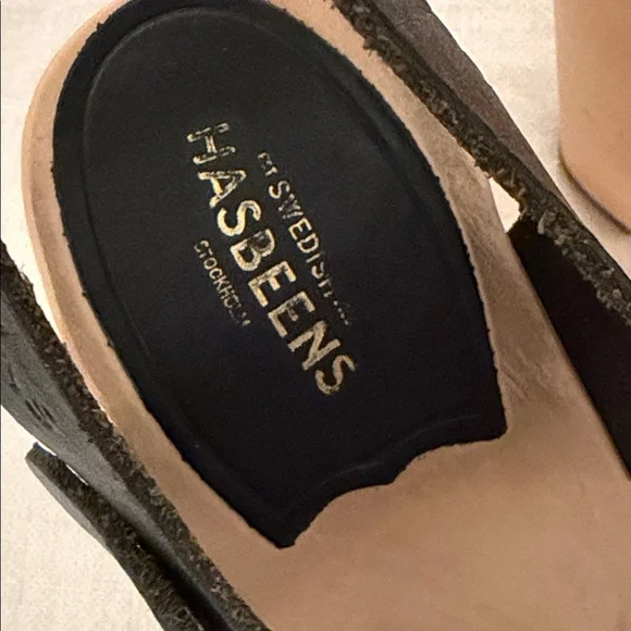 Swedish Hasbeens Black Leather Clogs/ Heels - Picture 3 of 9